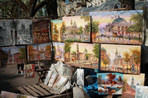 Аристократизмът на маслената техника: Как да превърнем дома си в частна галерия.